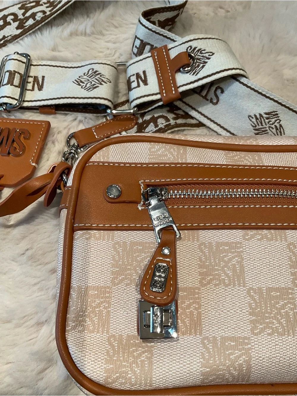 The Viral STEVE MADDEN Brailay Bag ! Vegan Leather Crossbody Bag - Picture 9 of 9